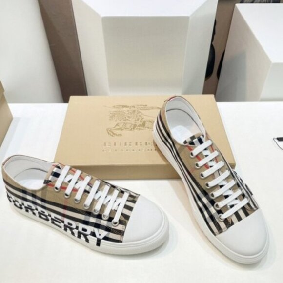 Burberry Plaid Low-Top Sneakers | Size 37 - Picture 1 of 7